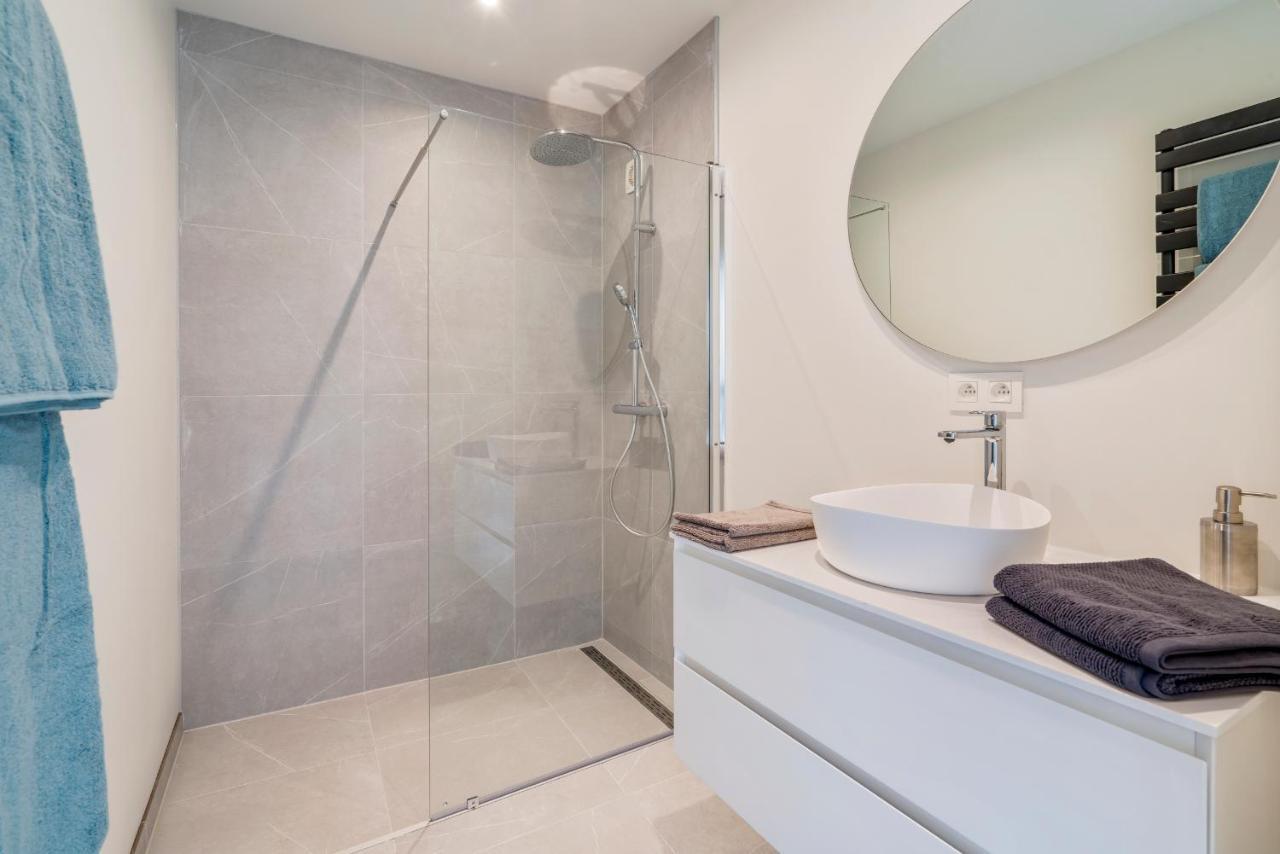 Fantastically Located Modern Apartment With Garage Available Oostende Exteriör bild